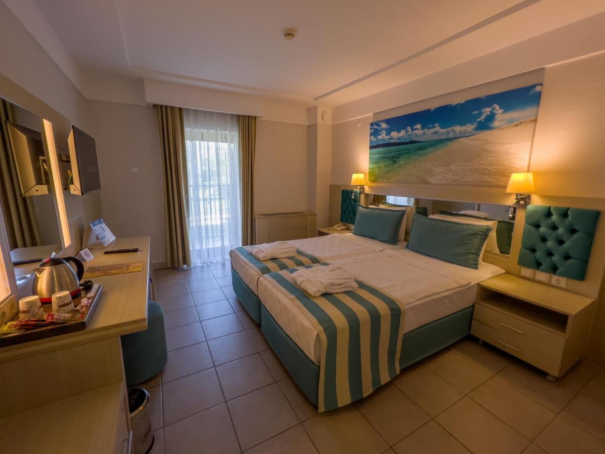 Aqi Hydros Club Hotel Kemer Exterior photo A room at the hotel