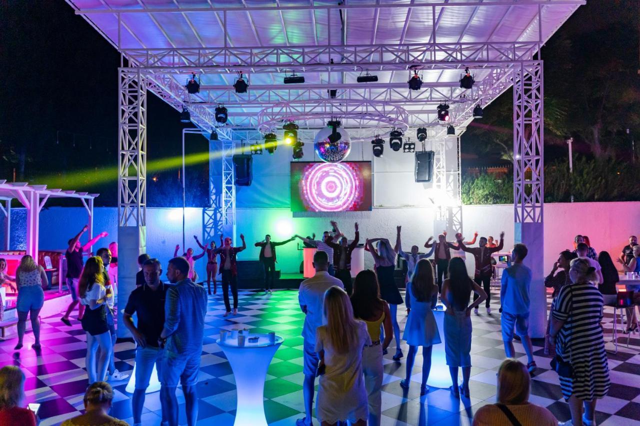 Aqi Hydros Club Hotel Kemer Exterior photo Dancefloor at a nightclub in Ibiza