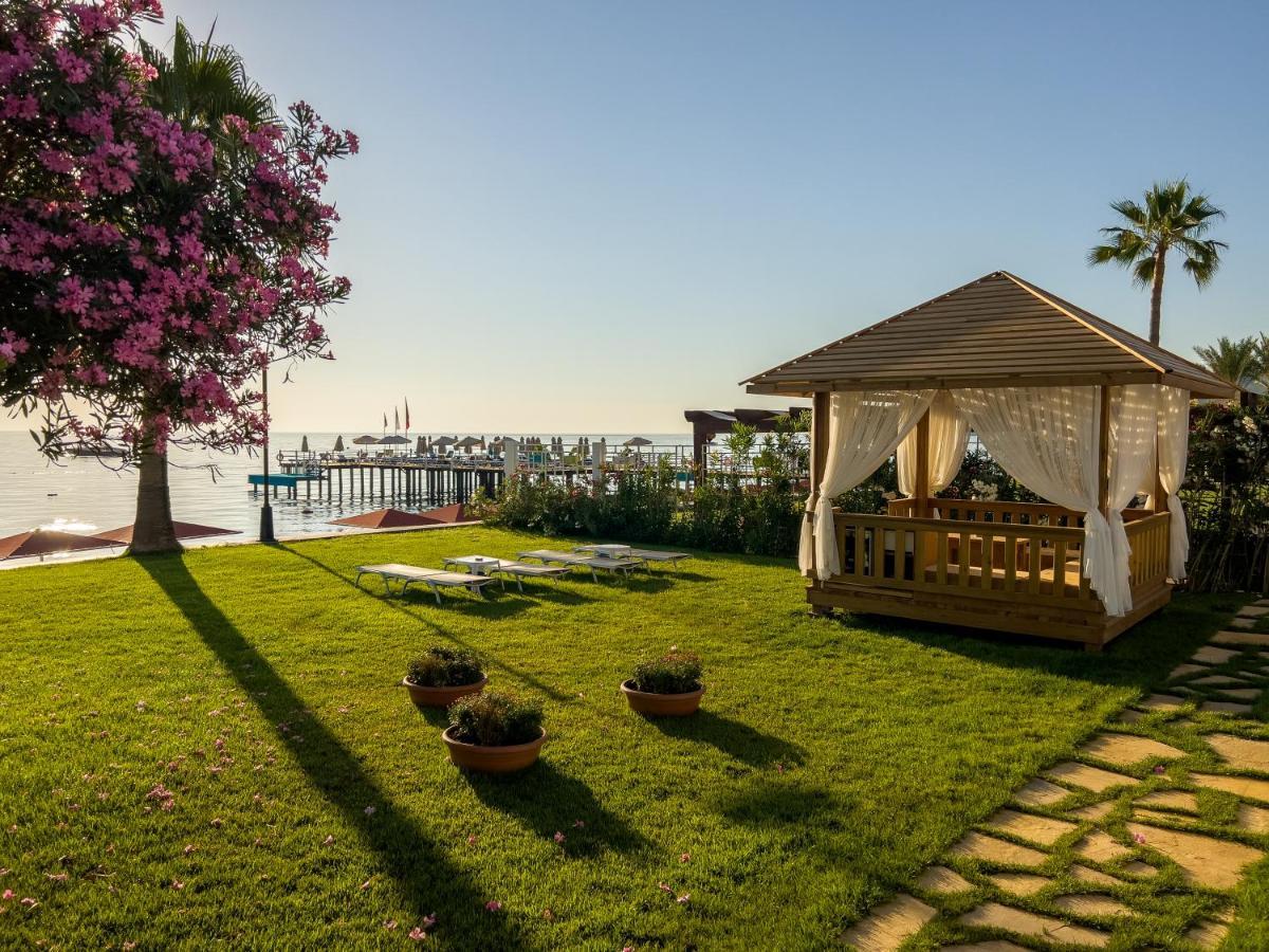 Aqi Hydros Club Hotel Kemer Exterior photo 3D rendering of a garden