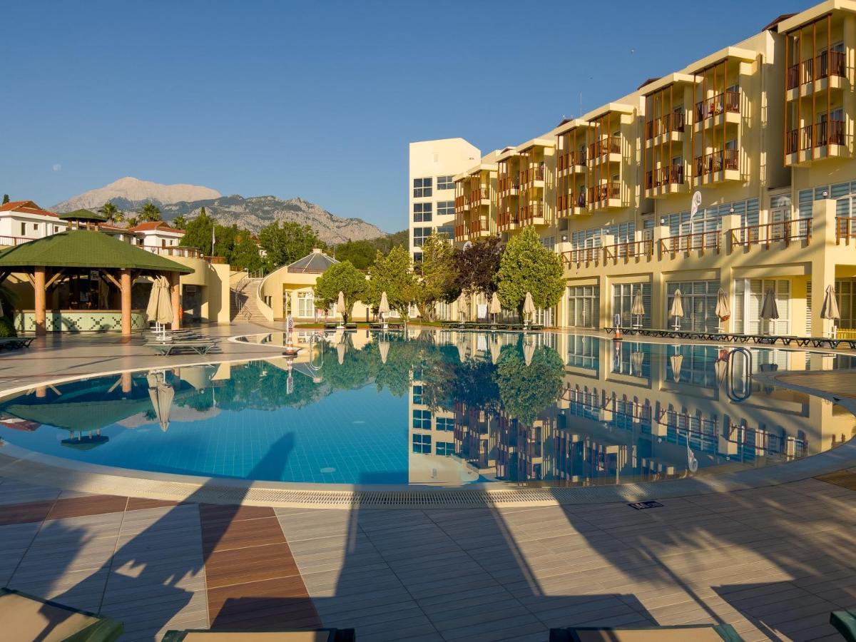 Aqi Hydros Club Hotel Kemer Exterior photo The resort's main pool